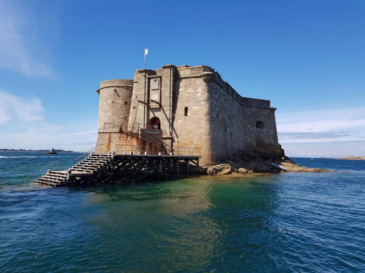 Kermartin - Maison De Famille Avec Vue Sur La Baie De Morlaix Plouézocʼh Kültér fotó