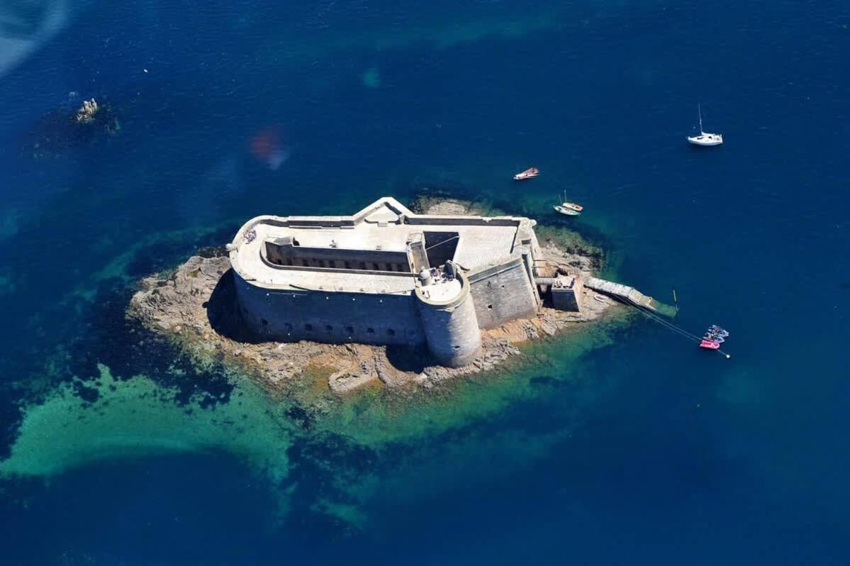 Kermartin - Maison De Famille Avec Vue Sur La Baie De Morlaix Plouézocʼh Kültér fotó